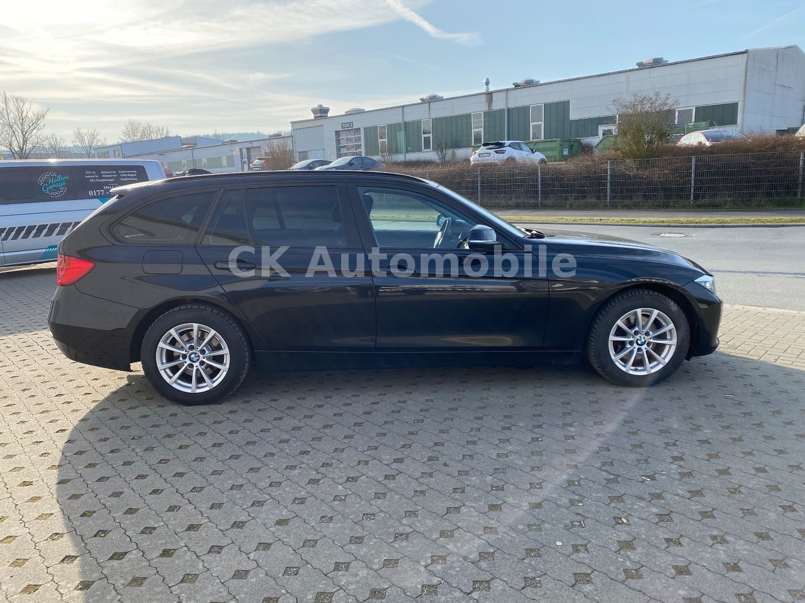 Fahrzeugabbildung BMW 320d Touring Automatik/Klima/Navi/Tempomat/PDC