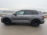 Volkswagen Touareg 3.0 TDI*R LINE*BlackS*PAN*MATRI*LUFT*VOL - gebrauchte VW Touareg aus dem Jahr 2022