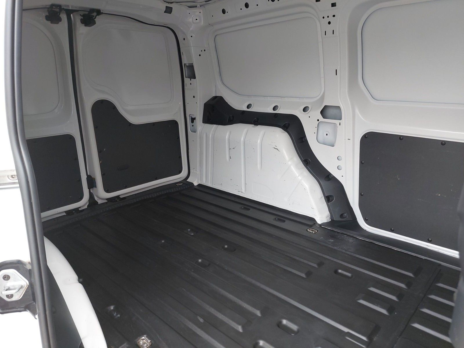 Volkswagen Caddy Maxi EcoProfi AHK Klima Allwetter – Bild 5