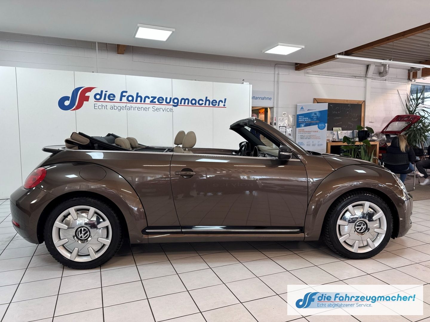 Fahrzeugabbildung Volkswagen Beetle Cabriolet Sport Navi Leder