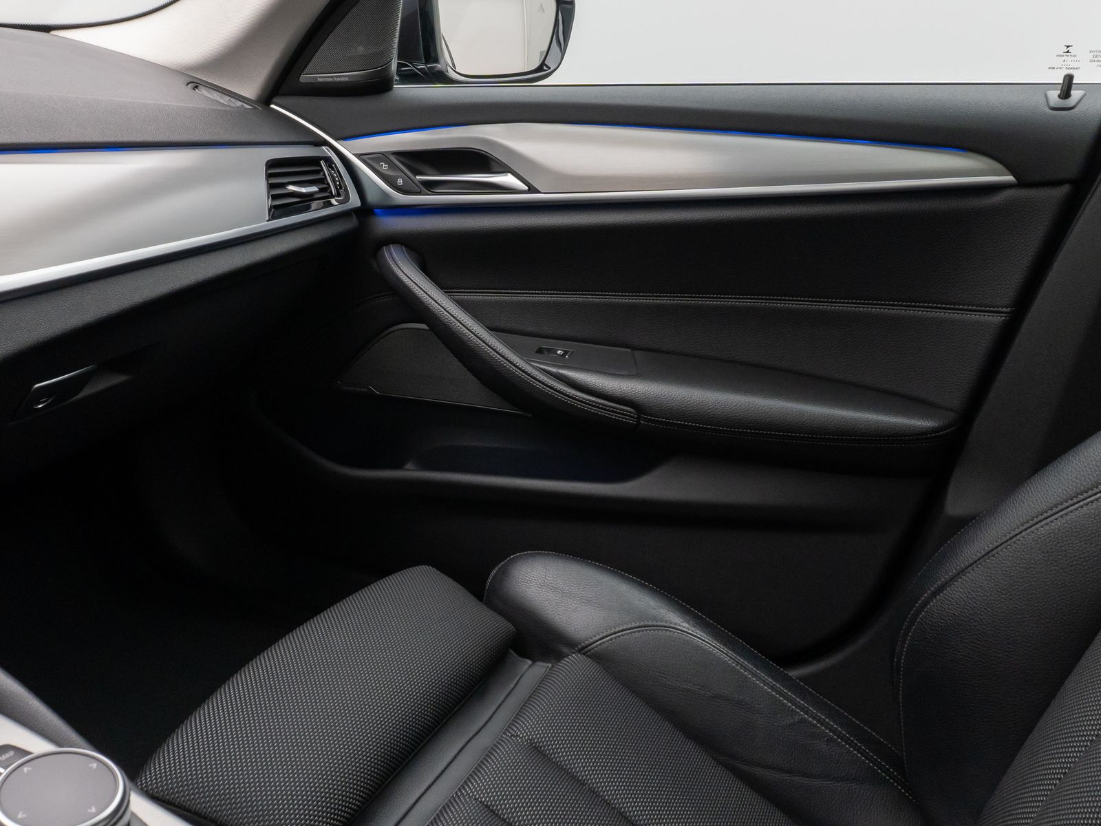 Fahrzeugabbildung BMW 530d xD SportLine Kamera Panorama HUD H/K Stndhz