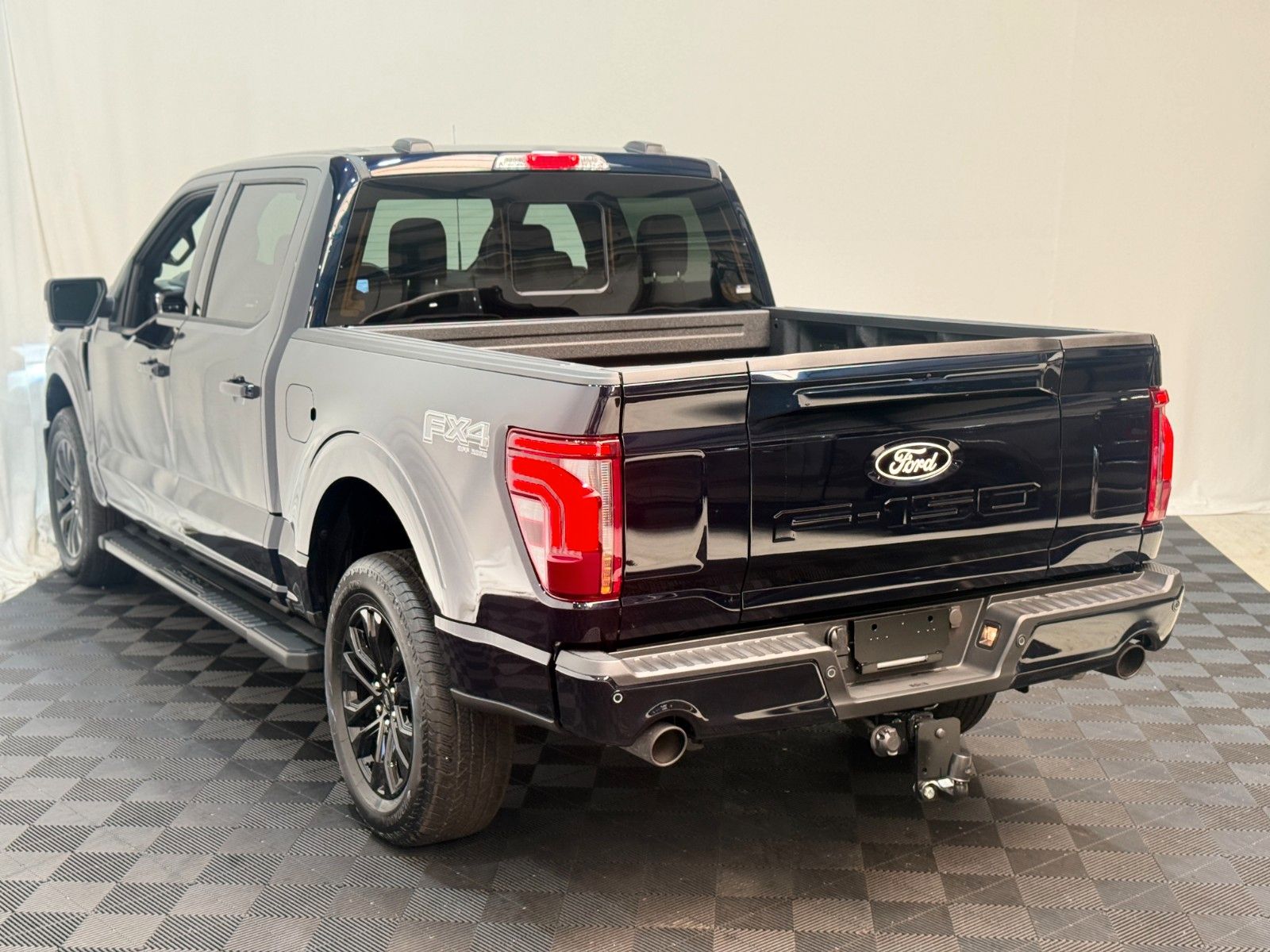 Fahrzeugabbildung Ford F-150 Lariat 5.0L V8  5,5" Black Ed. MY25