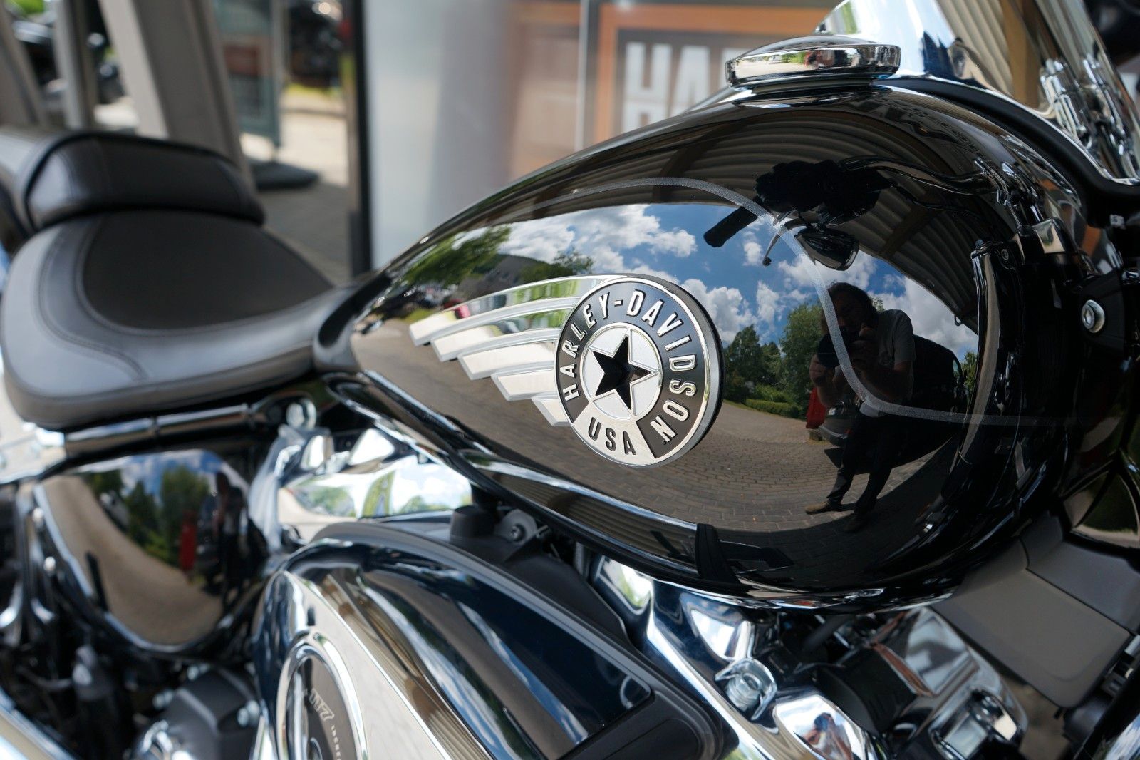 Fahrzeugabbildung Harley-Davidson Fat Boy 117 2025 Vivid Black Sofort Verfügbar