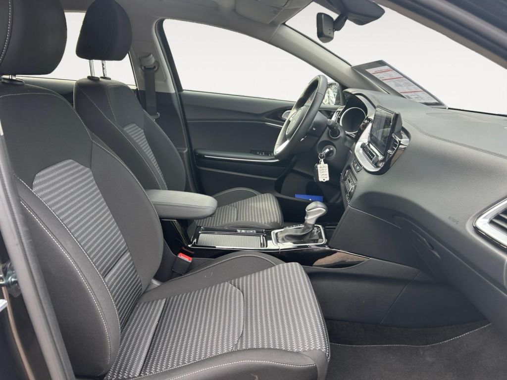 Fahrzeugabbildung Kia Ceed 1.5 T-GDI OPF Vision