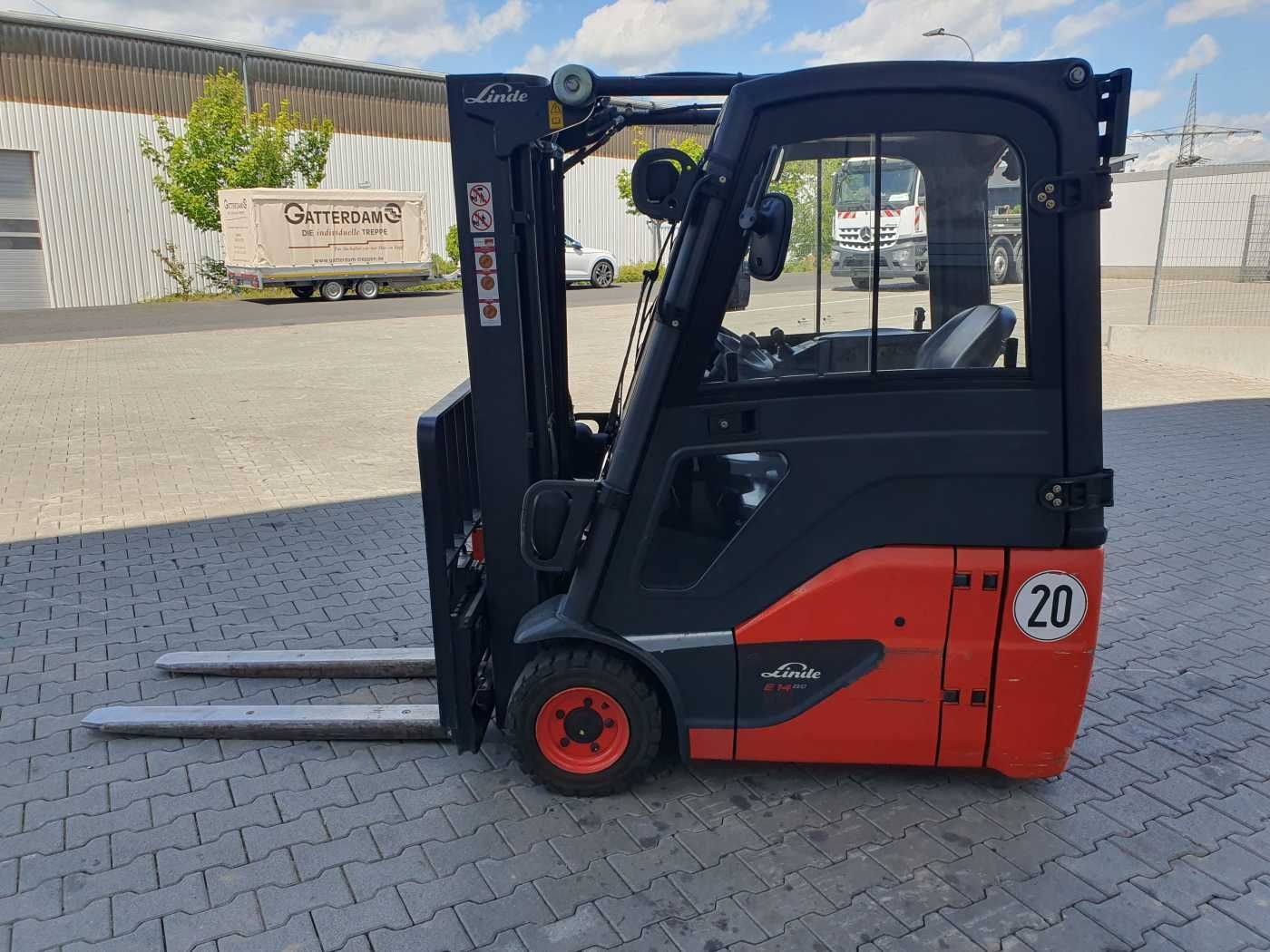 Fahrzeugabbildung Linde E14 - 02 / Triplex: 4.00m! / SS / 855h! / 2021
