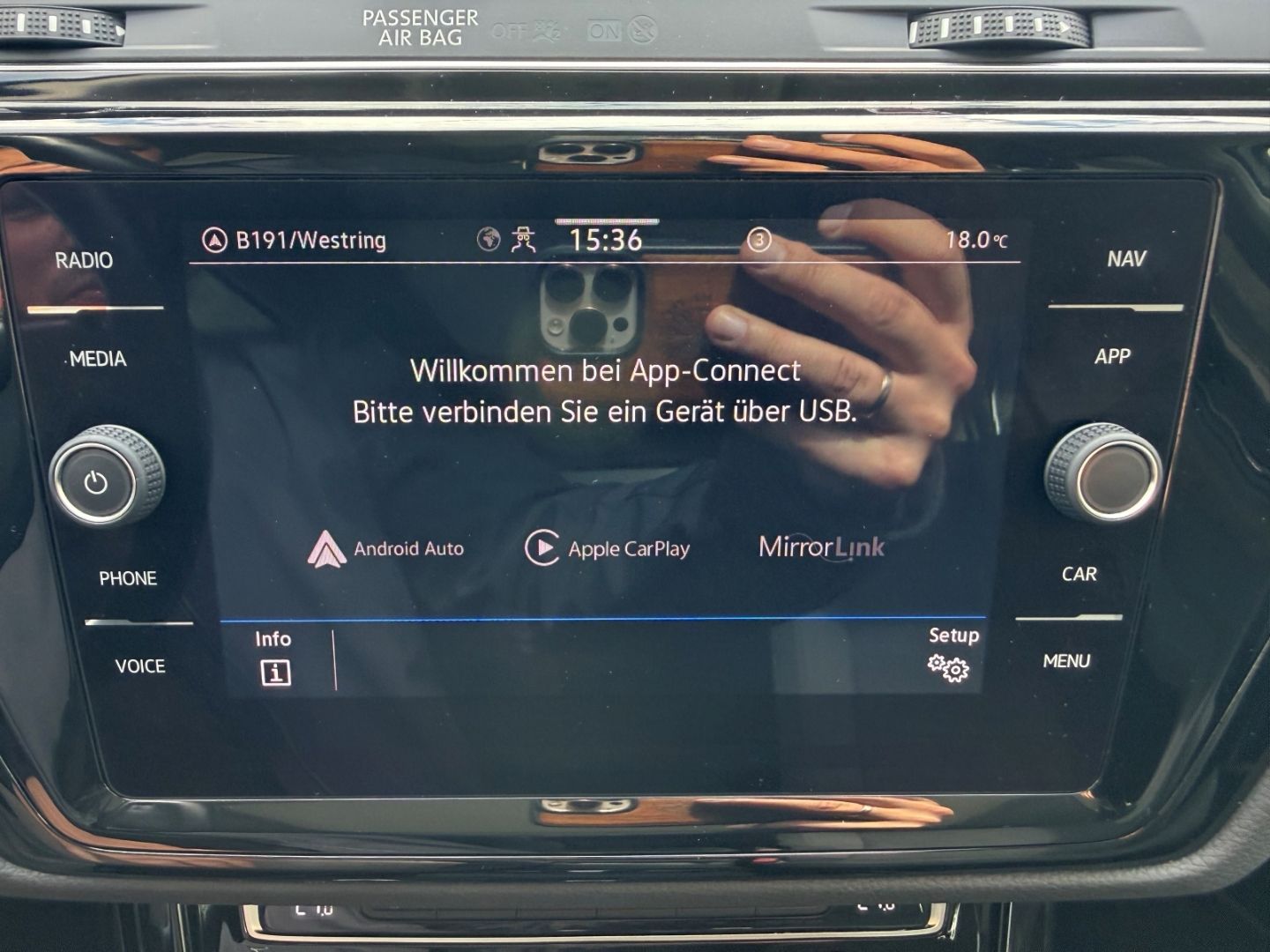 Fahrzeugabbildung Volkswagen Touran Highline BMT Sportpaket AHK Pano Navi LED
