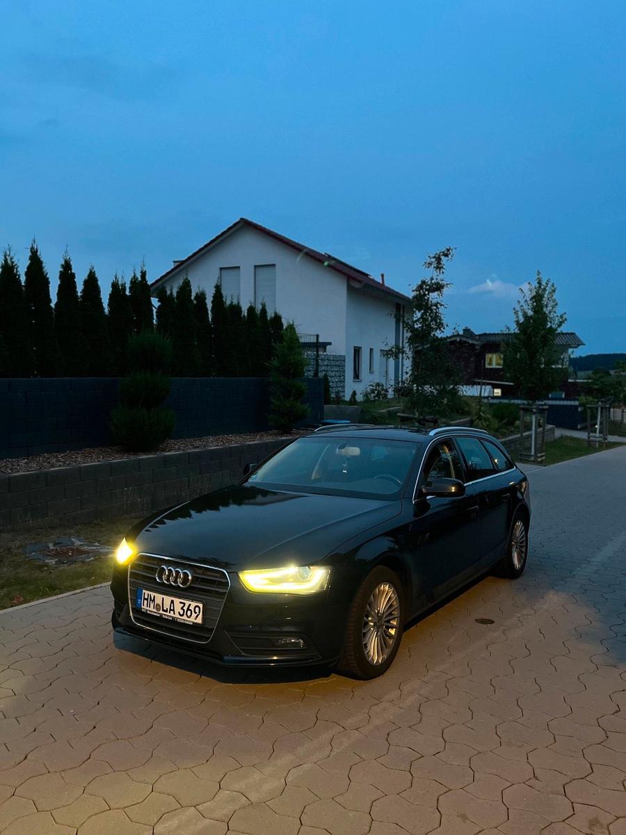 Audi A4 2013 — салон