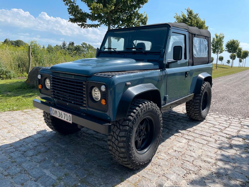 Land Rover Defender