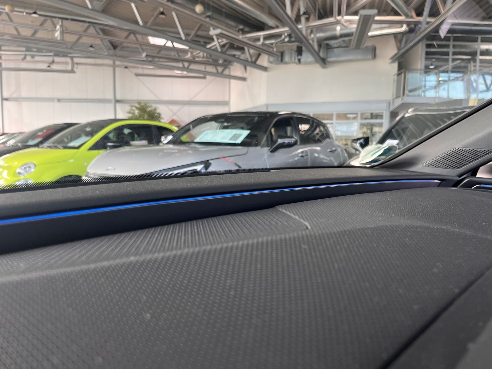 Fahrzeugabbildung SEAT Leon Sportstourer FR e-Hybrid LED NAVI ALU