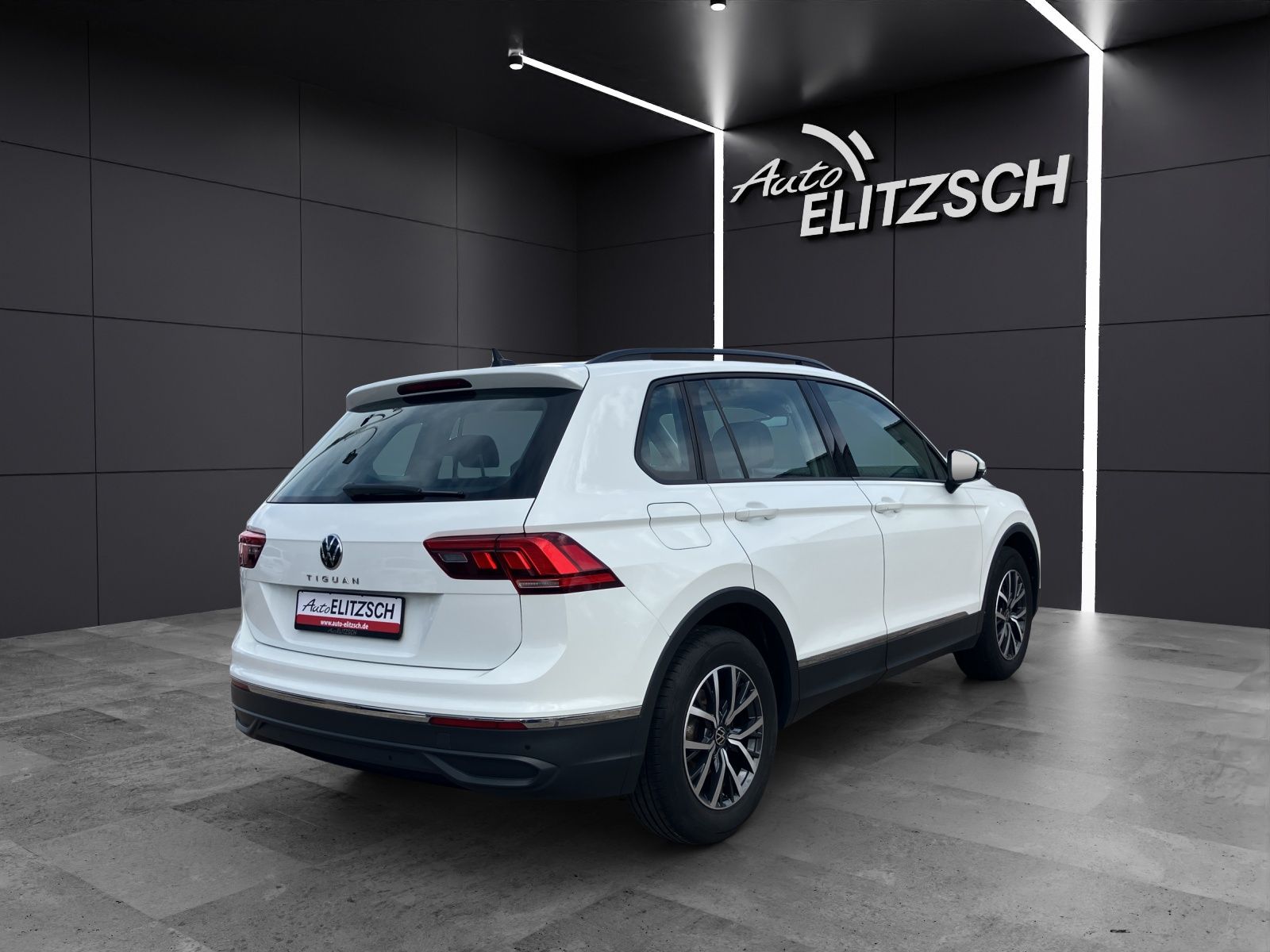 Fahrzeugabbildung Volkswagen Tiguan Life TSI DSG LED ACC SH LRHzg PDC AppConn