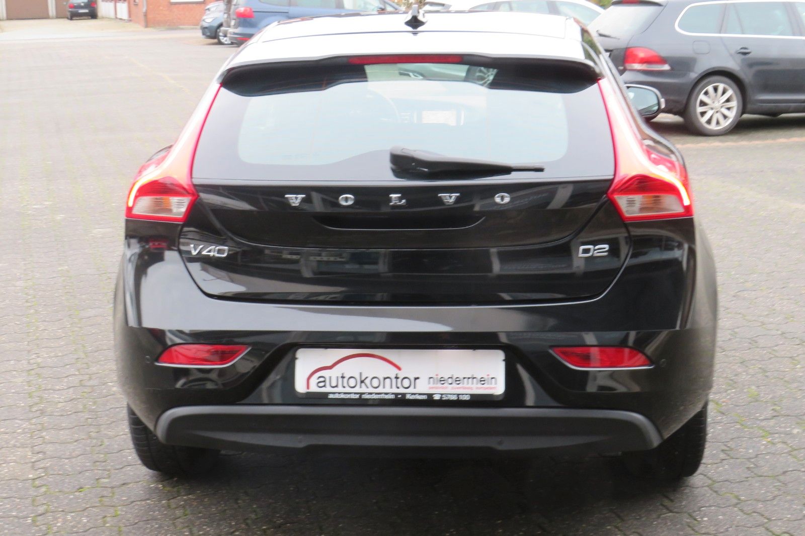 Fahrzeugabbildung Volvo V40 Kinetic NAVI TELVOR KLIMATRONIC 8-FACH ALU