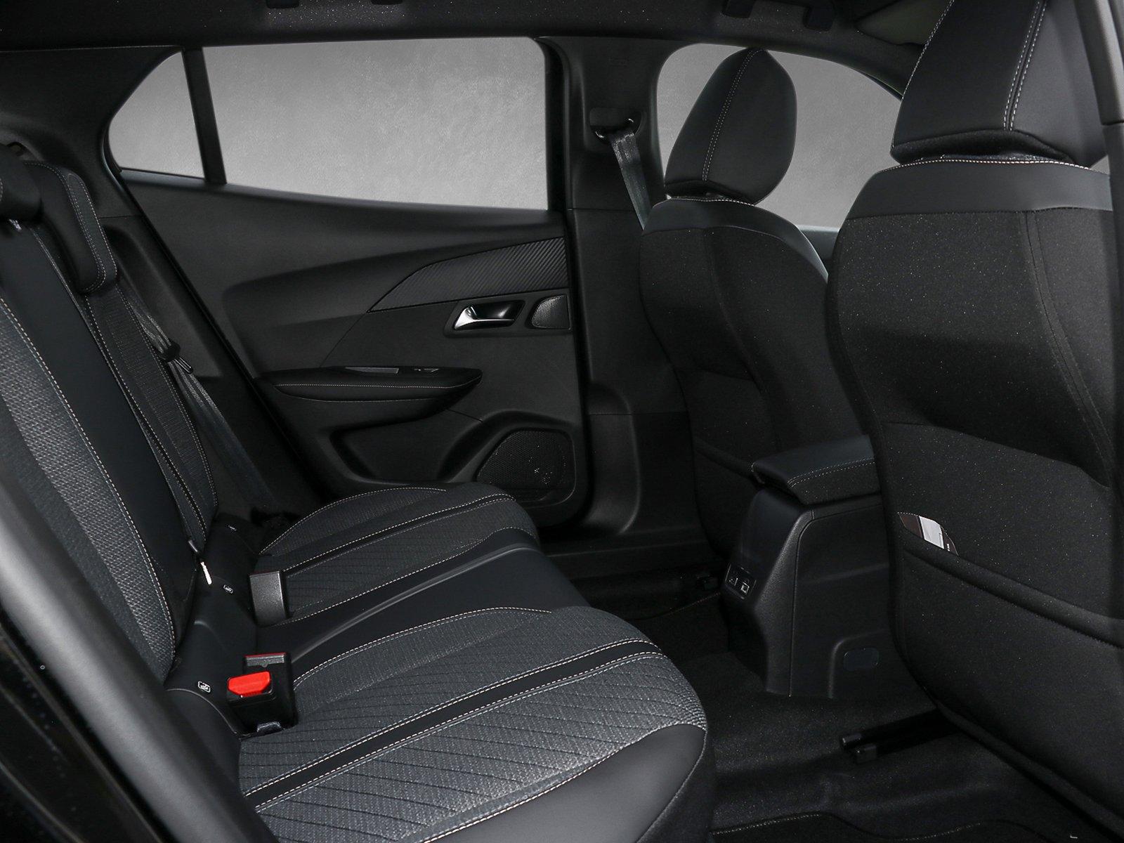 Peugeot 2008 ALLURE HYBRID 145 LED/Navi/PDC/SHZ/AUT/LM