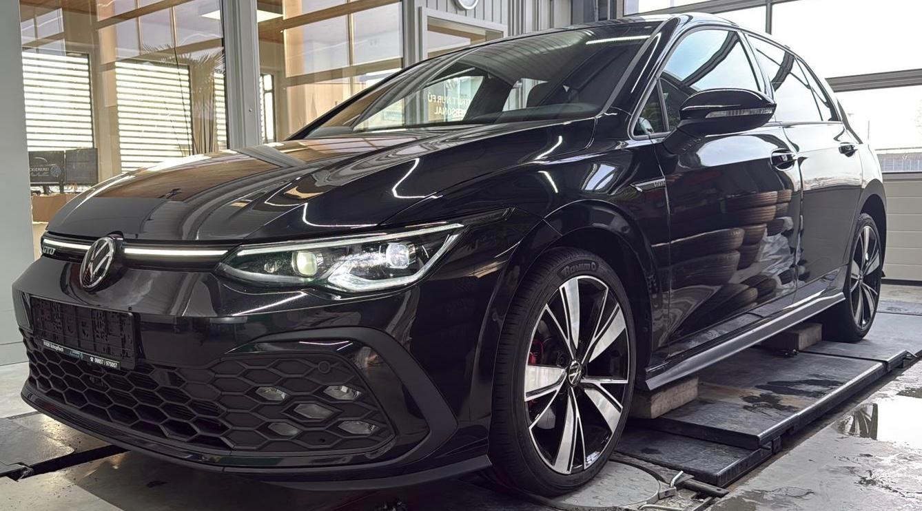 Volkswagen Golf 8 2.0 TDI DSG GTD Black 18 MATRIX PANO HUD