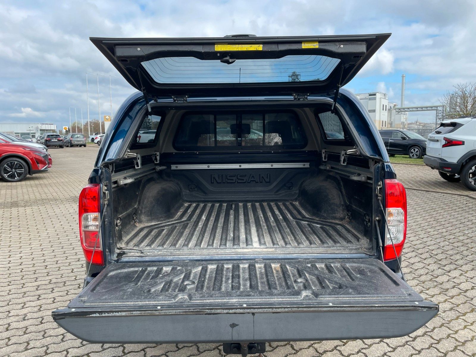 Fahrzeugabbildung Nissan Navara NP300 Tekna Double Cab 4x4