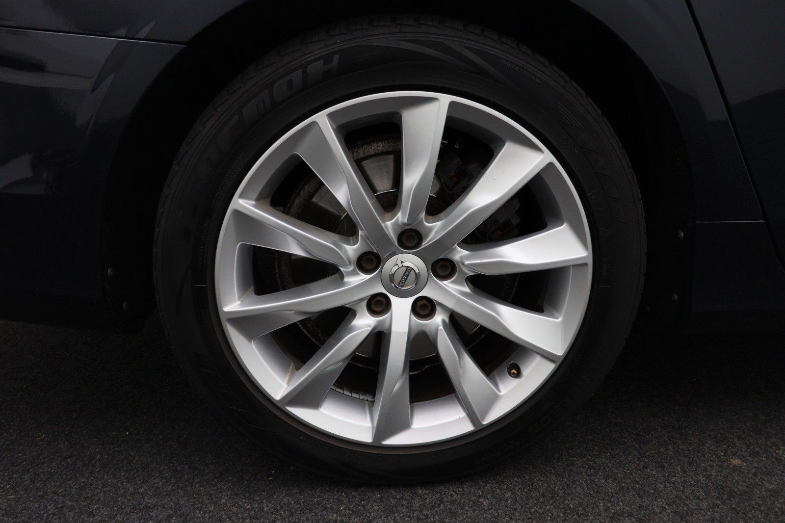 Fahrzeugabbildung Volvo V90 D4 2.0 Kombi Momentum ACC  LED KAMERA