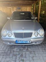 Mercedes-Benz E 320 4MATIC  - Mercedes-Benz E 320: 4matic