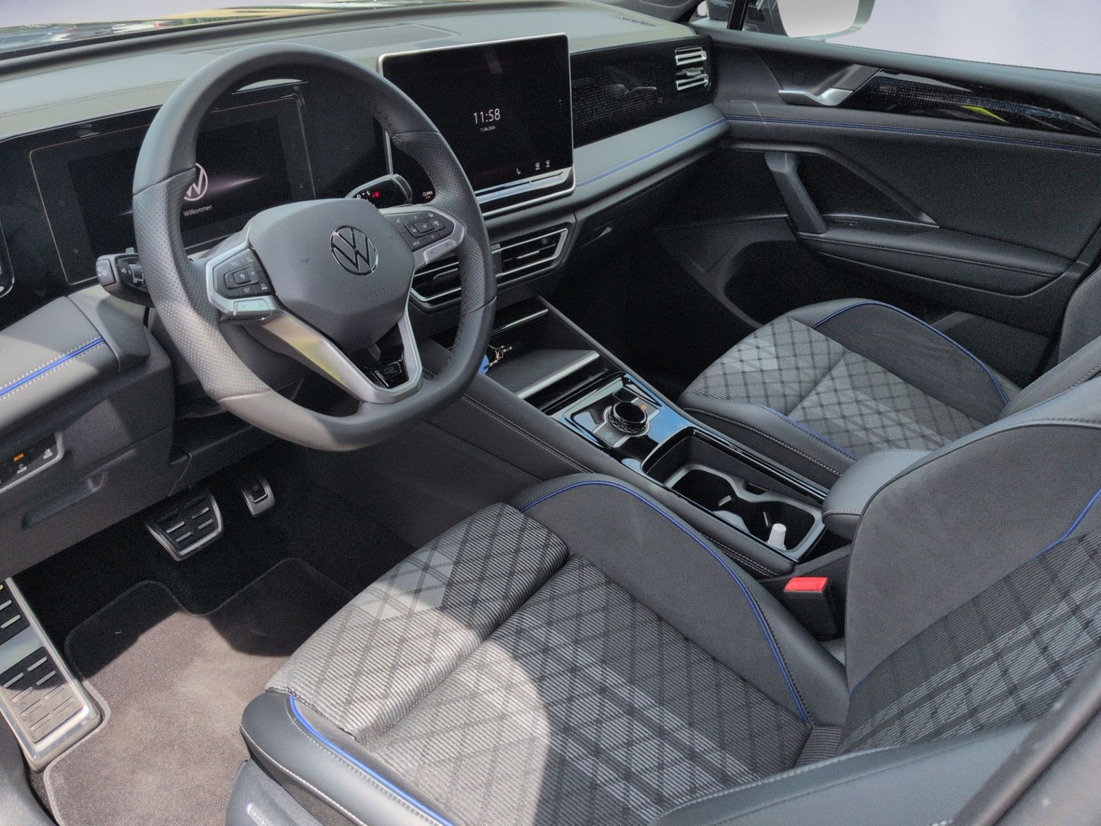 Tiguan R-Line 1.5 eTSI DSG AHK+KAMERA+ACC+