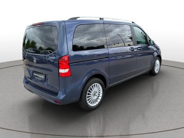 Mercedes V 220 - 4