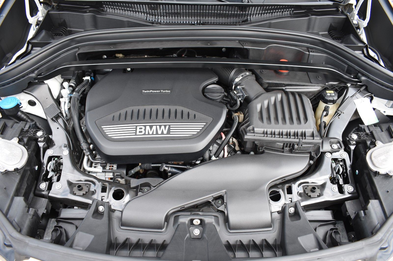 Fahrzeugabbildung BMW X1 xDrive 20 d Advantage AHK H&K