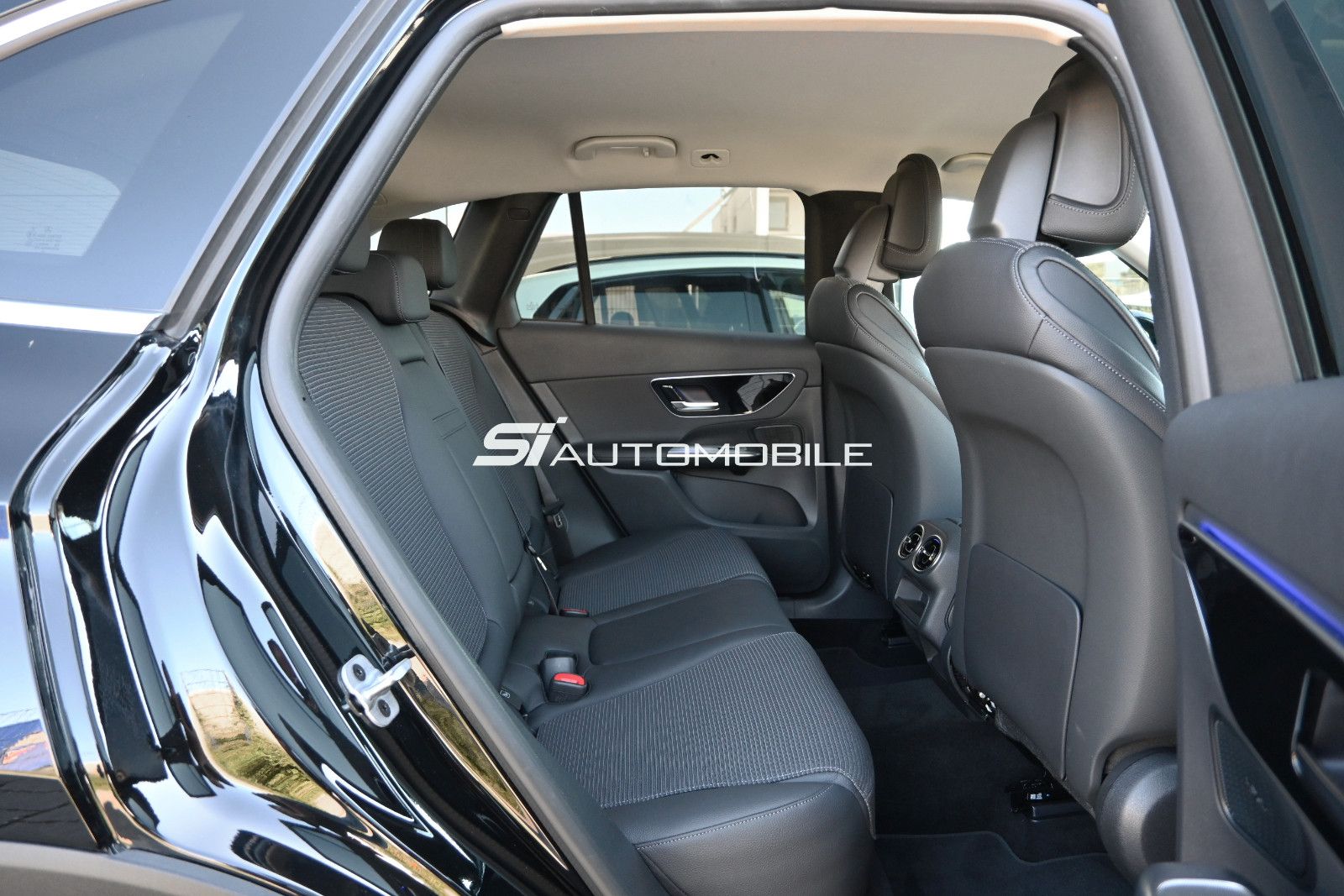 Fahrzeugabbildung Mercedes-Benz GLC 200 4MATIC Aut. °AHK°MEMORY°360°-KAM°8-FACH°