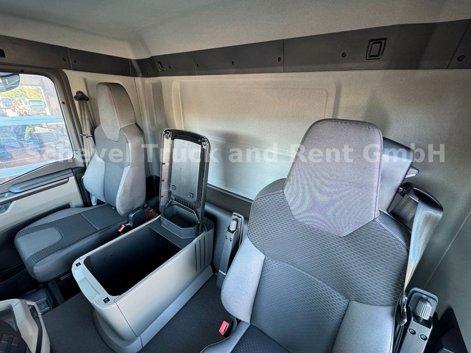 Fahrzeugabbildung MAN TGS 18.360 BL  Pritsche/Plane mit Ladeebordwand