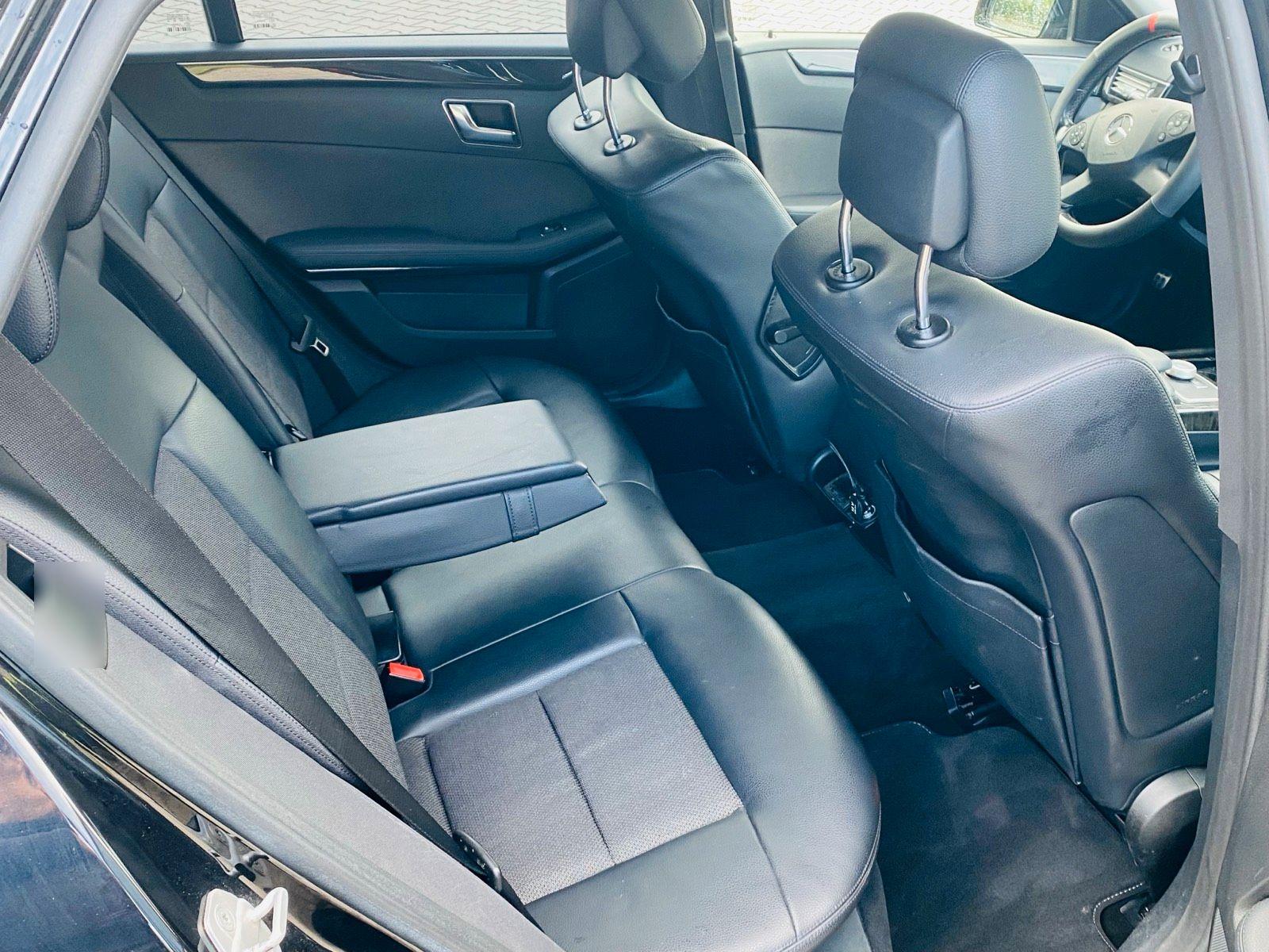 Mercedes-Benz E220 2011 — photo 11