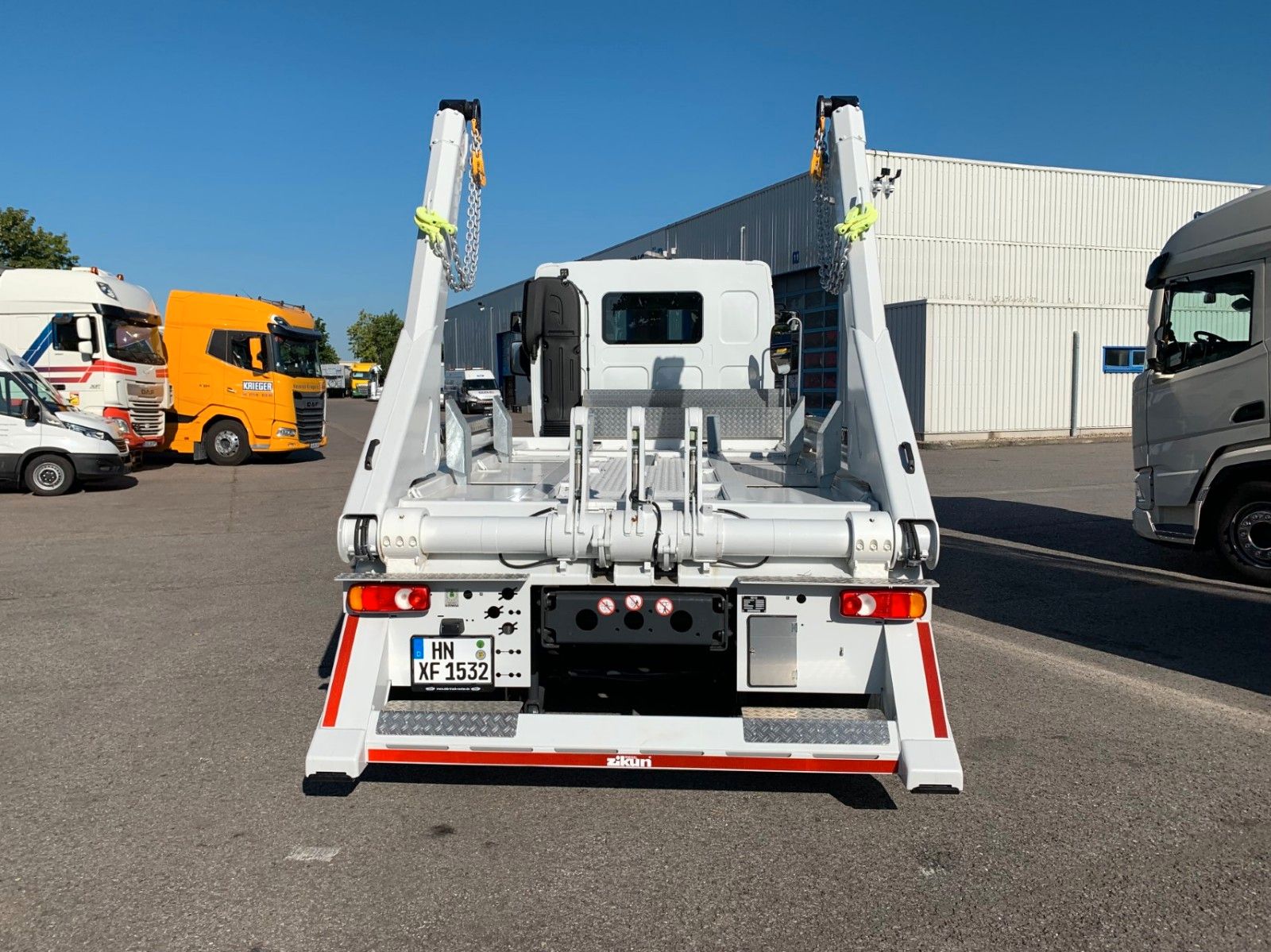 Fahrzeugabbildung DAF LF 310 18t VDL Absetzkipper
