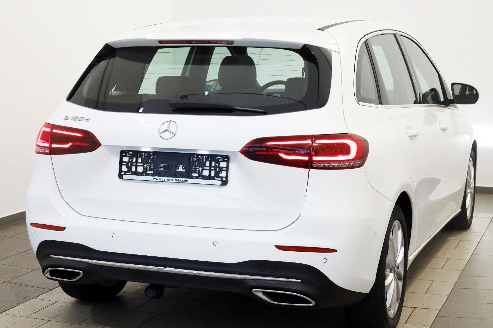 Fahrzeugabbildung Mercedes-Benz B 180d T.Leder,Navi,LED,SH,PDC,SR+WR