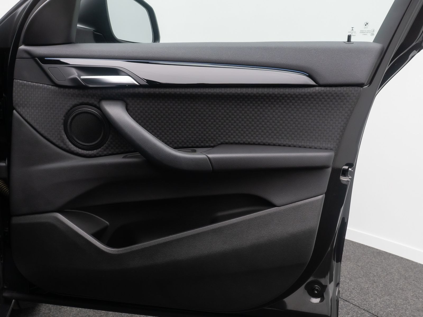 Fahrzeugabbildung BMW X2 xD25e Kamera DAB LED Parkassistent Navi Sport