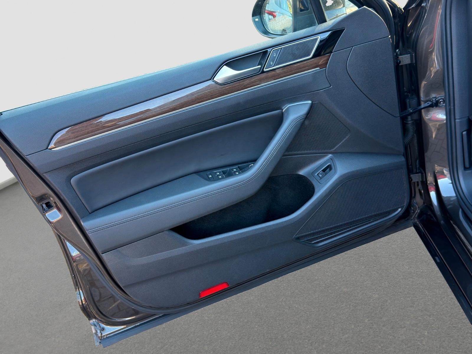 Volkswagen Passat*Kombi*Highline*Navi*Headup*LED*ACC*360*