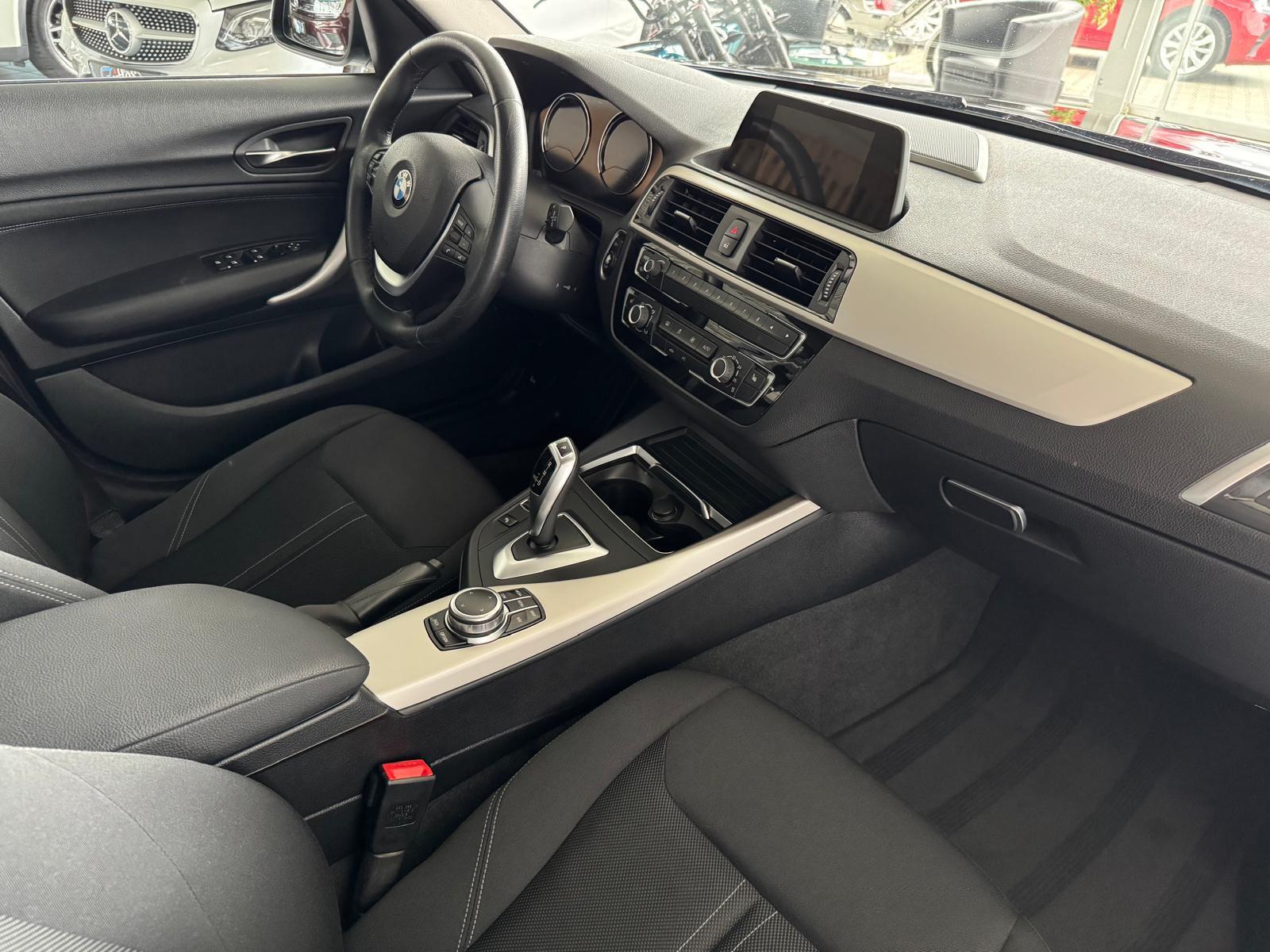 BMW 120i Advantage*Automatik*Navi*Tempo*SHZ*PDC*LED*