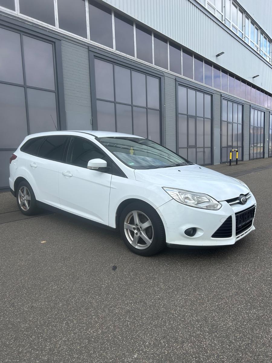 Ford Focus 2013 — engine 1.560 cm³, 116 HP (85kW)
