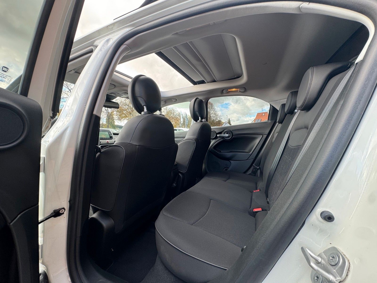 Fahrzeugabbildung Fiat 500X 130PS AUTOM. DOLCEVITA FALTDACH NAVI KAMERA