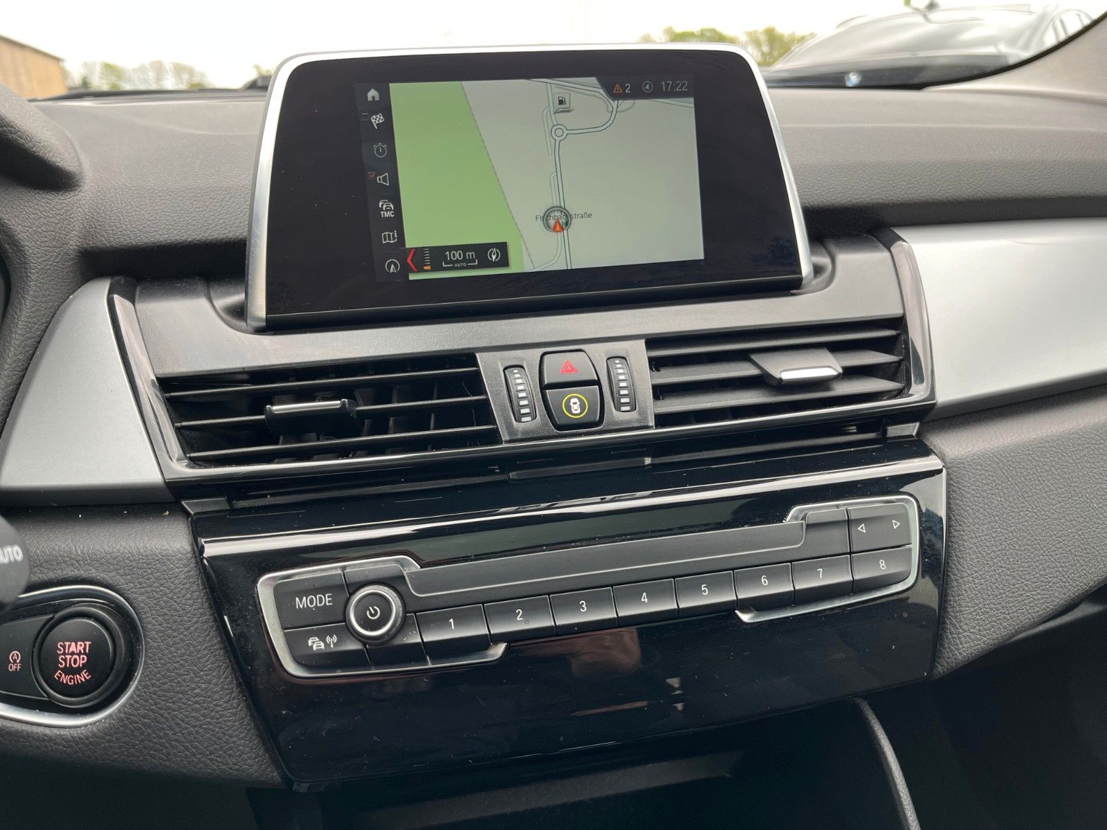 Fahrzeugabbildung BMW 218d Gran Tourer Aut. Navi AHK Panorama 2.HD PDC