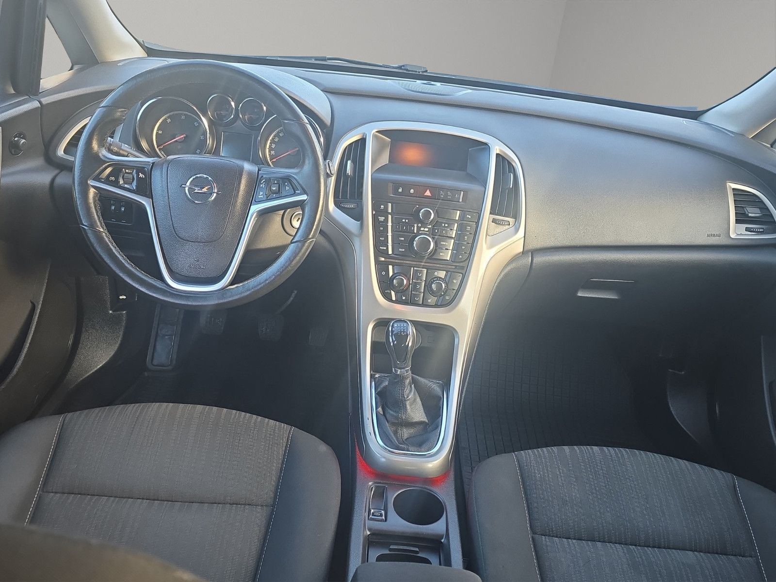 Fahrzeugabbildung Opel Astra J Edition*Klima*Tüv und Service NEU