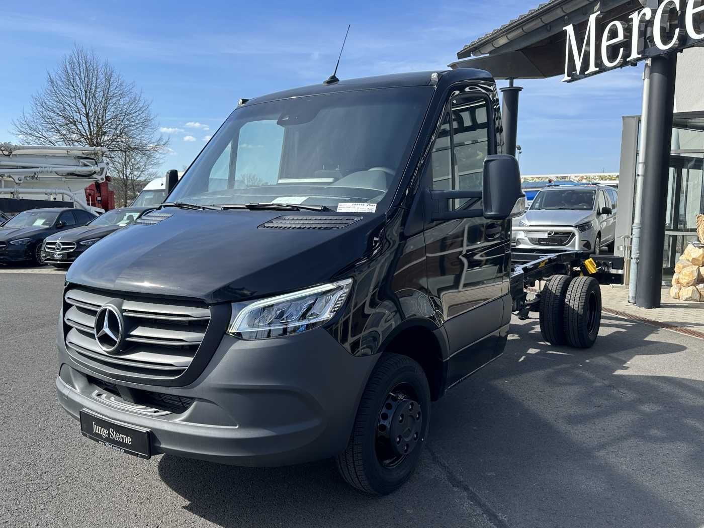 Fahrzeugabbildung Mercedes-Benz Sprinter 517 CDI 3665 9G Fahrgestell Klima MBUX