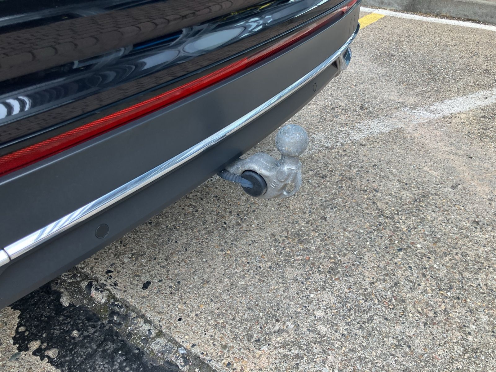 Fahrzeugabbildung Volkswagen Tiguan TDI Urban Sport DSG LED Navi ACC AHK PDC