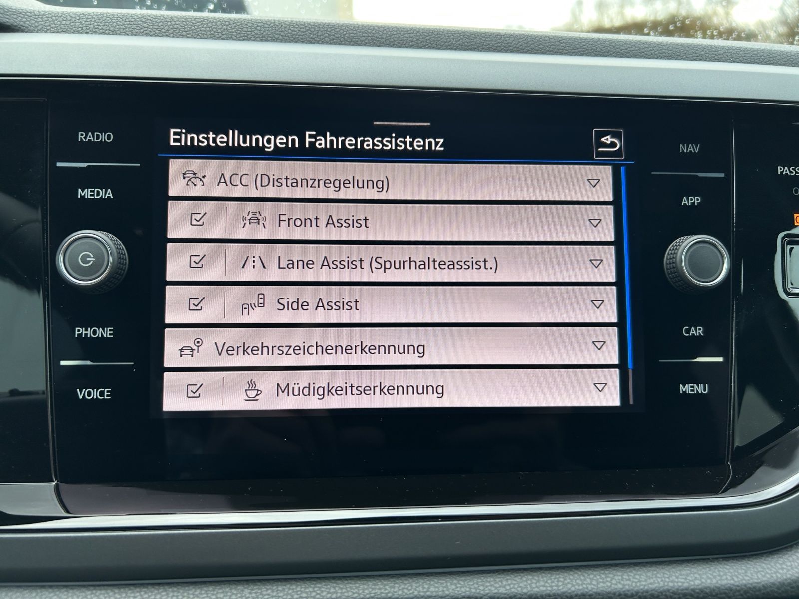 Fahrzeugabbildung Volkswagen Taigo TSI R-line DSG Matrix Navi AID ACC RFK SH