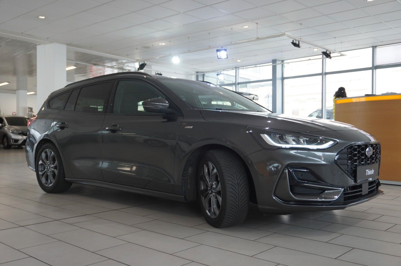 Fahrzeugabbildung Ford Focus Turnier 1.0 ST-LINE X NAVI/LED/KAMERA/DAB+
