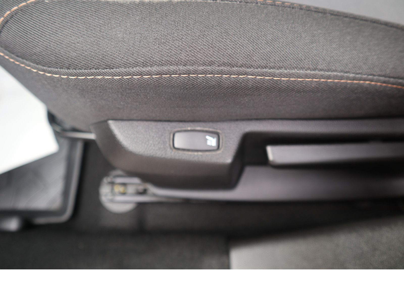 Fahrzeugabbildung Dacia Duster II Extreme 1hd Navi Tempo Scheckheftgepfl