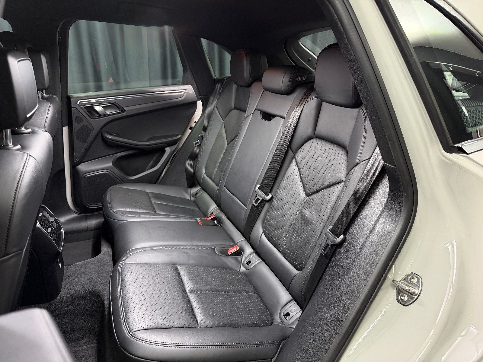 Fahrzeugabbildung Porsche Porsche Macan S |360°|AHK|Dt.-FAHRZEUG