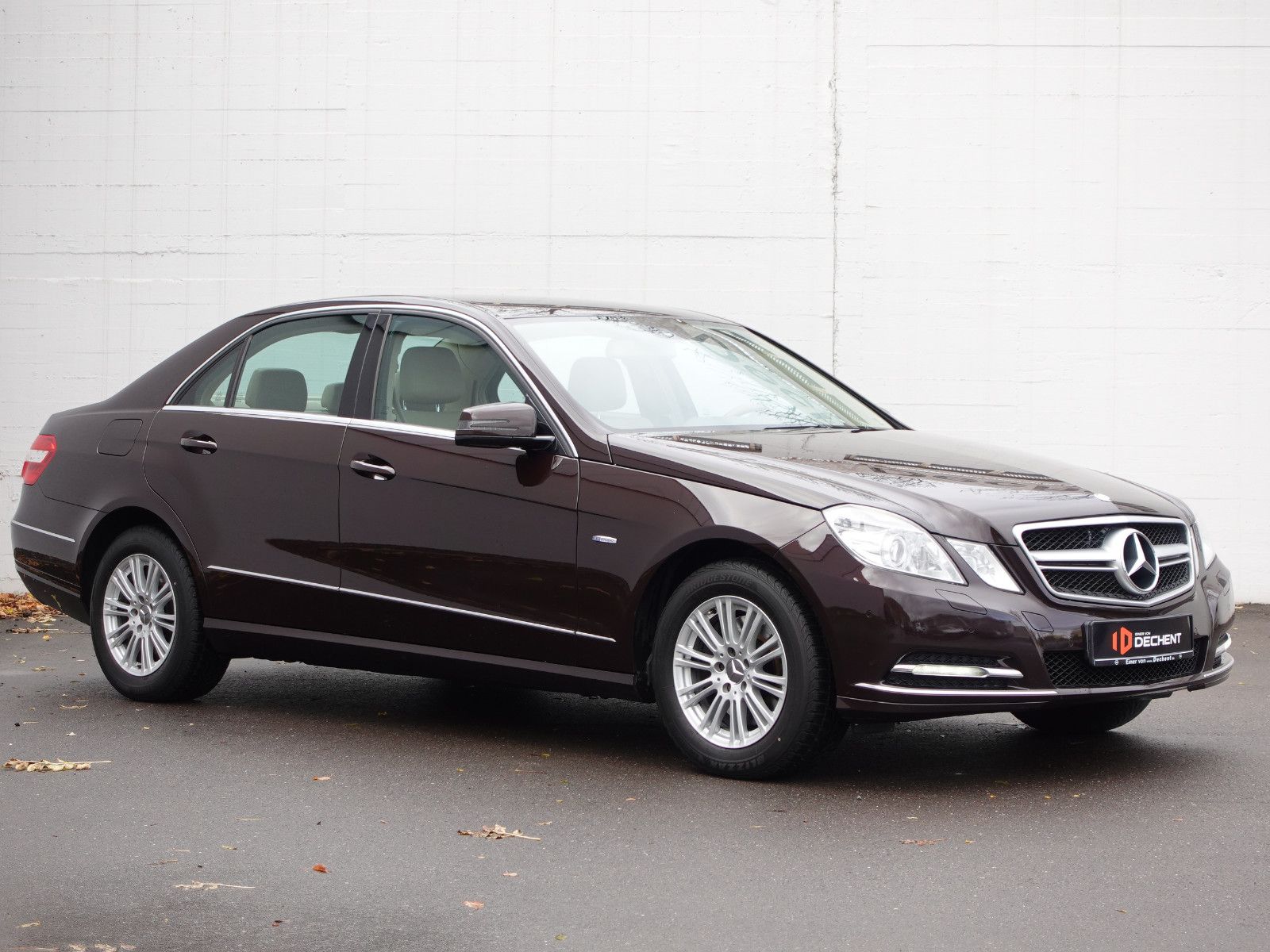 Fahrzeugabbildung Mercedes-Benz E 350 CGI Elegance,Navi,Sitzhzg,Händlerfahrzeug