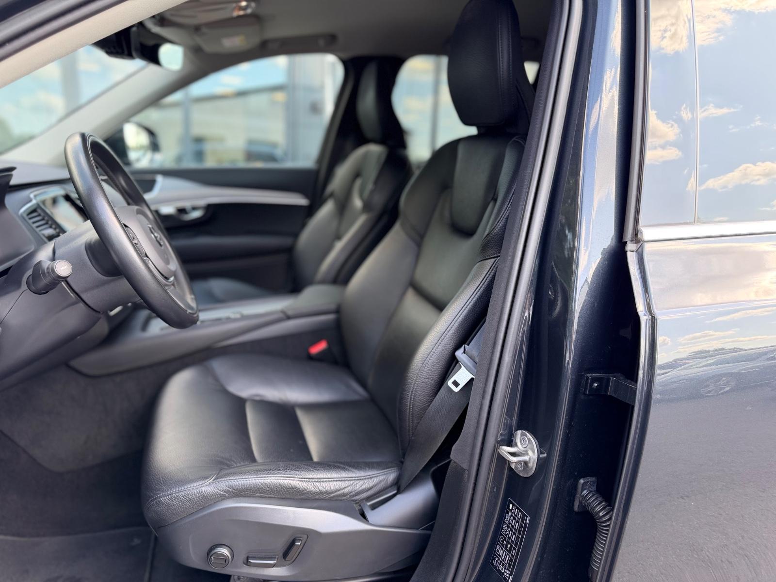 Volvo XC 90 MOMENTUM PRO AWD *7.SITZER*NAVI*LEDER*
