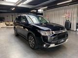Mitsubishi Outlander 2.2 Instyle 4WD Aut.  LEDER NAV - Mitsubishi Outlander Instyle mit Diesel-Antrieb