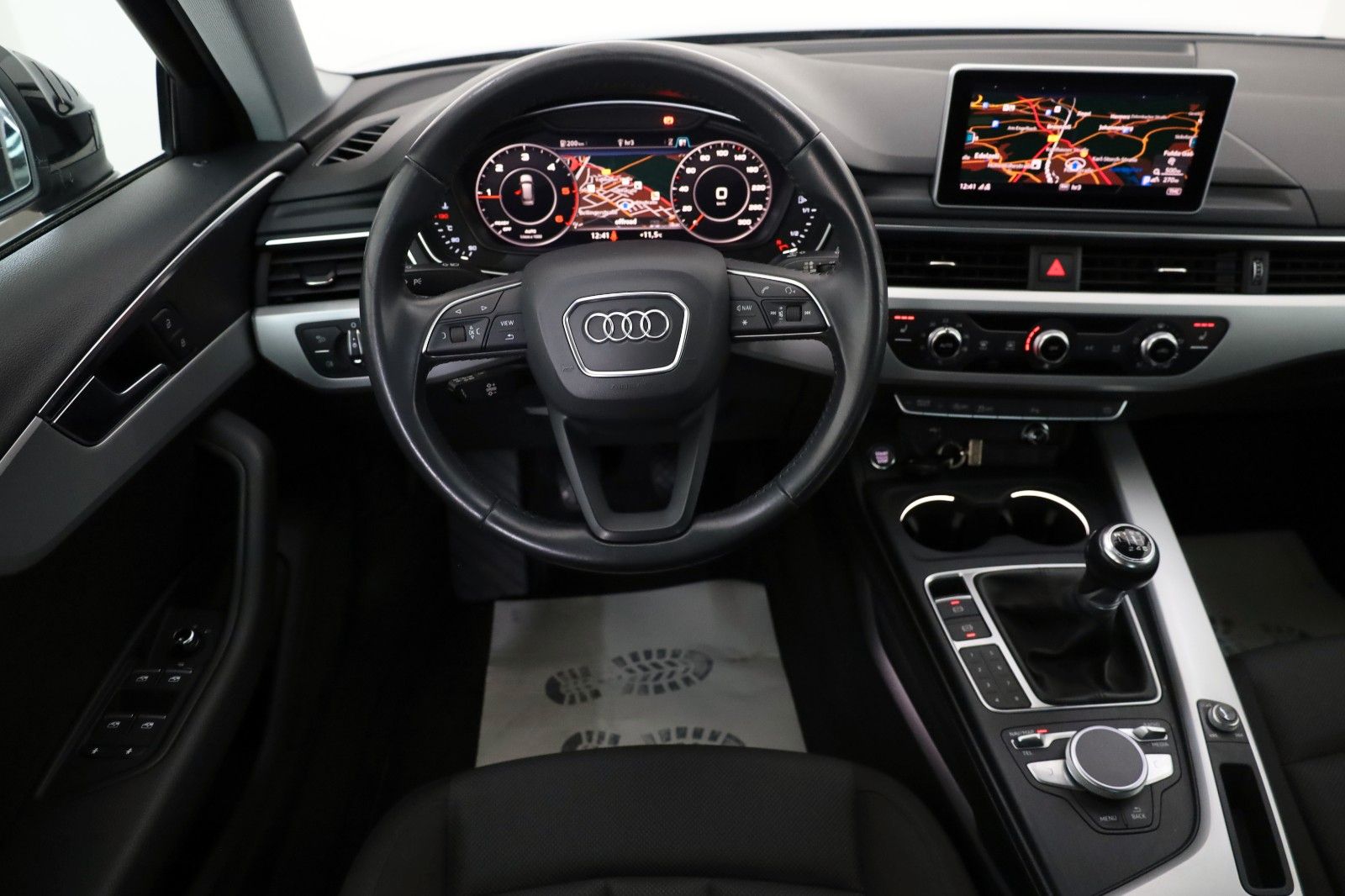 Fahrzeugabbildung Audi A4 Avant Navi,Xenon,SH,PDC