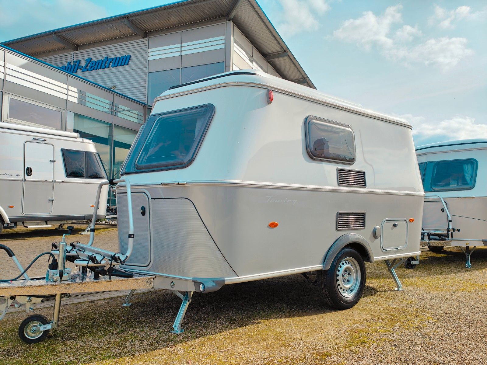 Fahrzeugabbildung HYMER / ERIBA / HYMERCAR Touring 310 Urban - SPRING SALE -