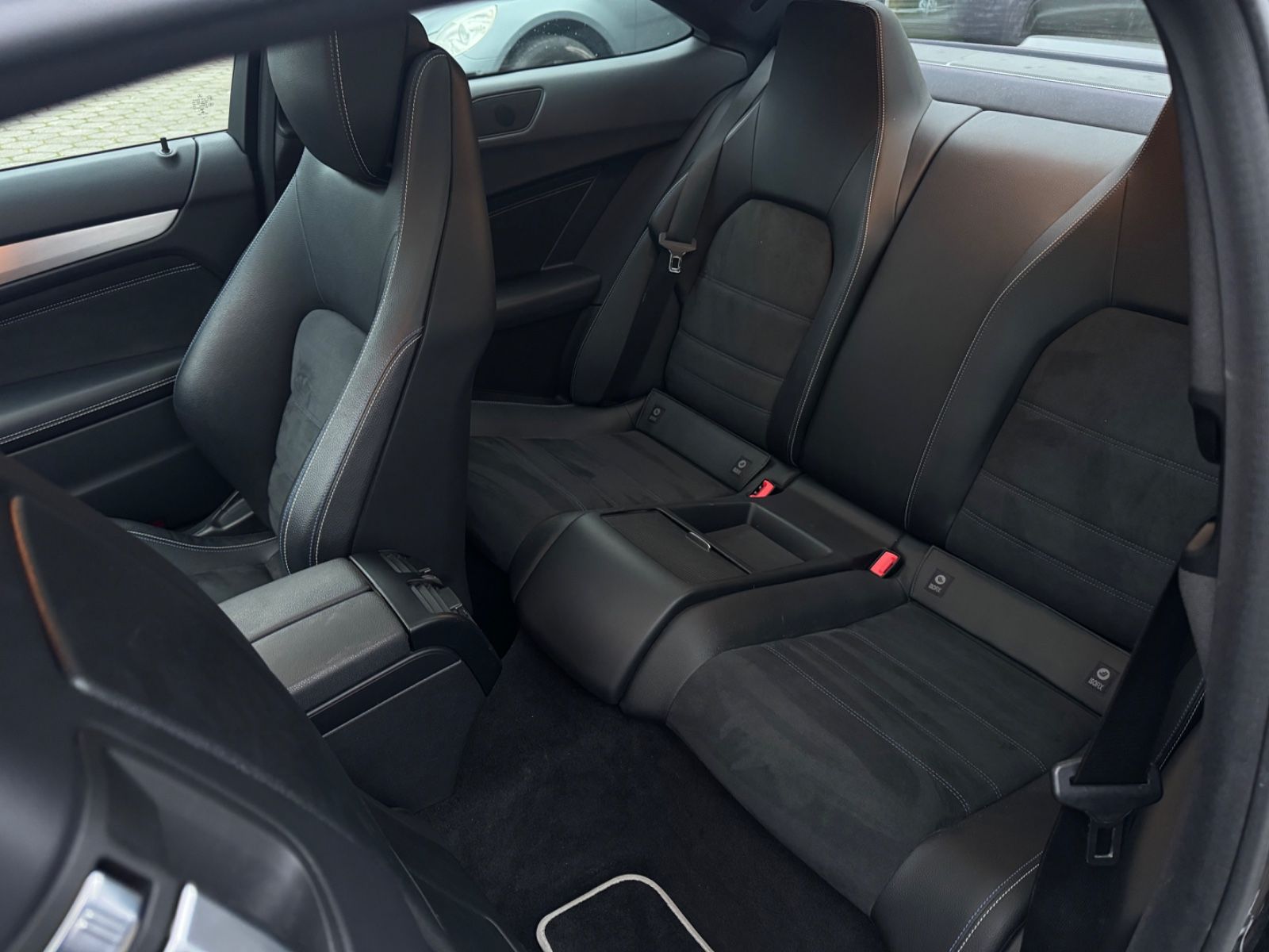 Fahrzeugabbildung Mercedes-Benz C 180 C -Klasse Coupe AMG-Line*Pano*Kamera*LED
