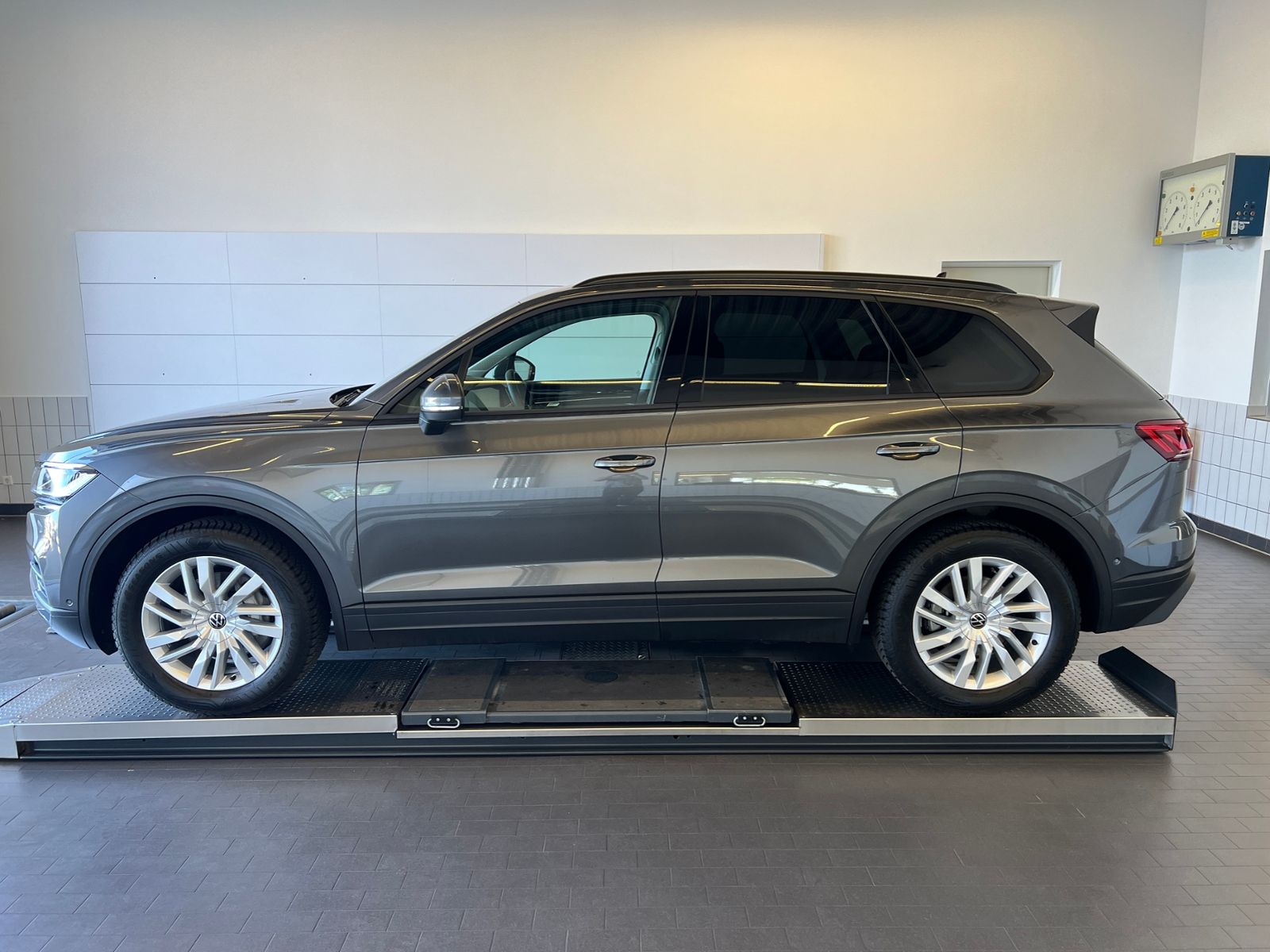 Fahrzeugabbildung Volkswagen Touareg 3.0 TDI 4MOTION *AHK, LED, Luft, ACC, 19