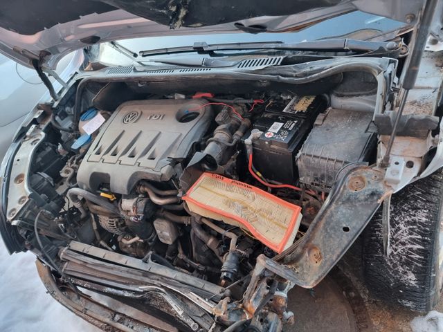 VW Touran Comfortline BMT*UNFALL* Bild 10