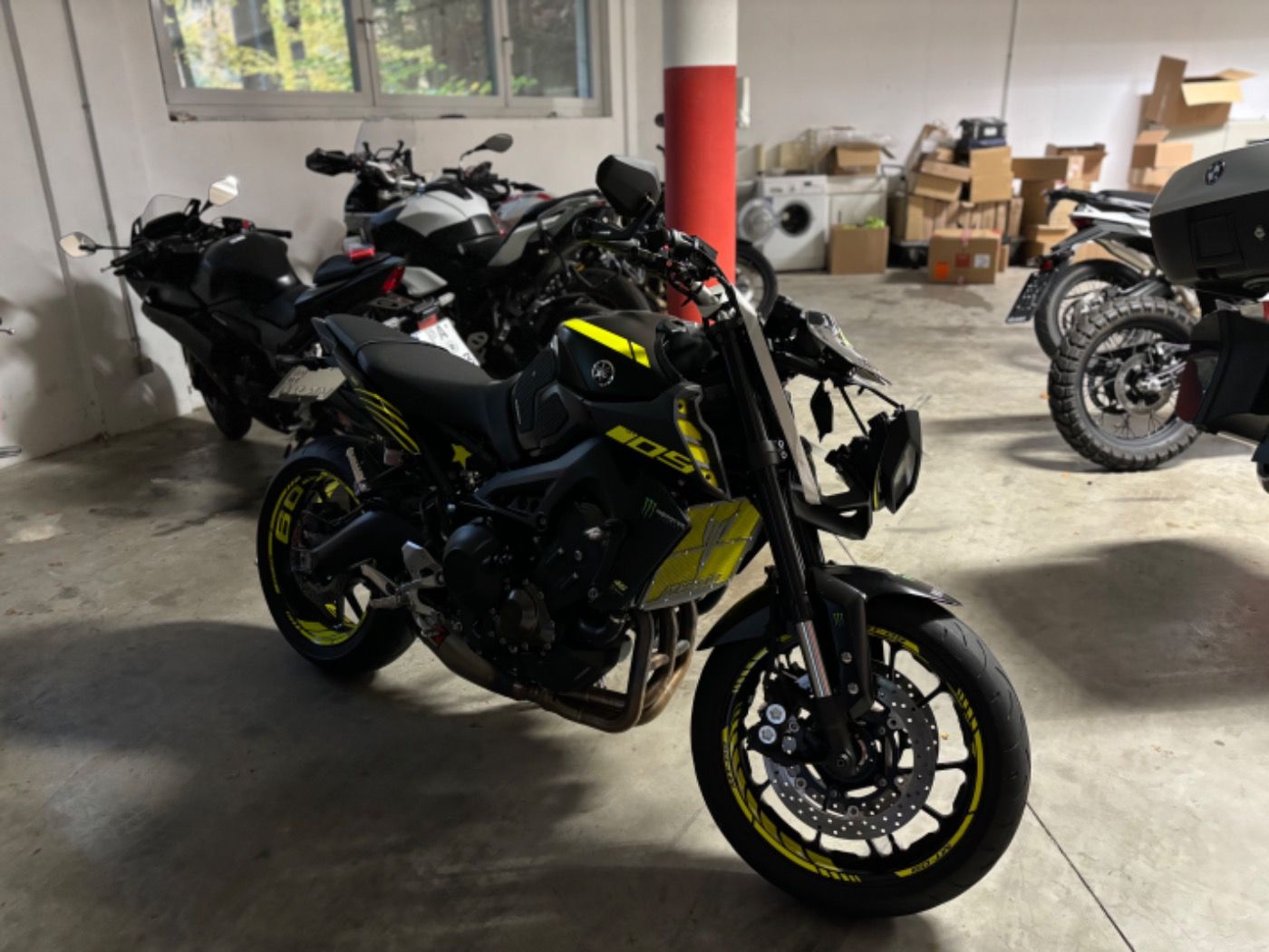 Fahrzeugabbildung Yamaha MT 09 ABS Unfallschaden